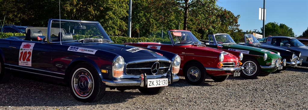 Oresund Rally bød på en perlerække af åbne sportsvogne som Mercedes 280 SL, NSU Spider Wankel, MG B, Sunbeam Alpine og mange flere. Biler, der ikke bare bliver udstillet, men brugt aktivt på landevejene.
(Foto: Michael Eisenberg)